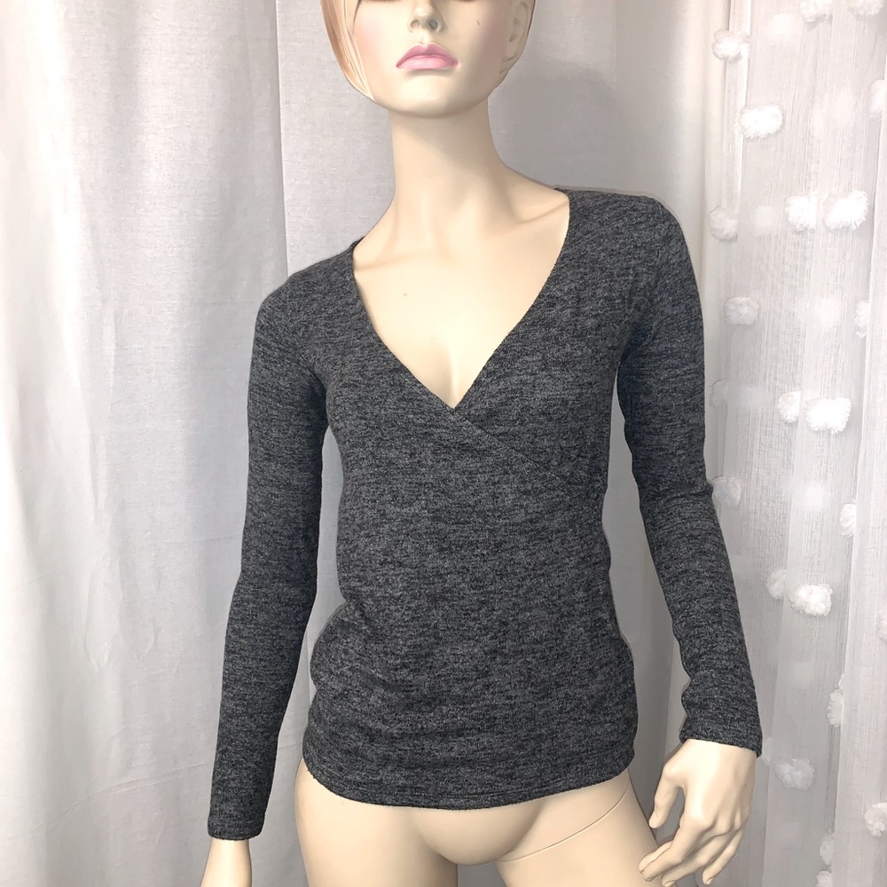 H&M Gray long sleeve, v-neck shirt, size small